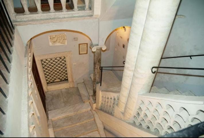 Roman heritage- Pantheon- up to 6 guests Apartment in Rome