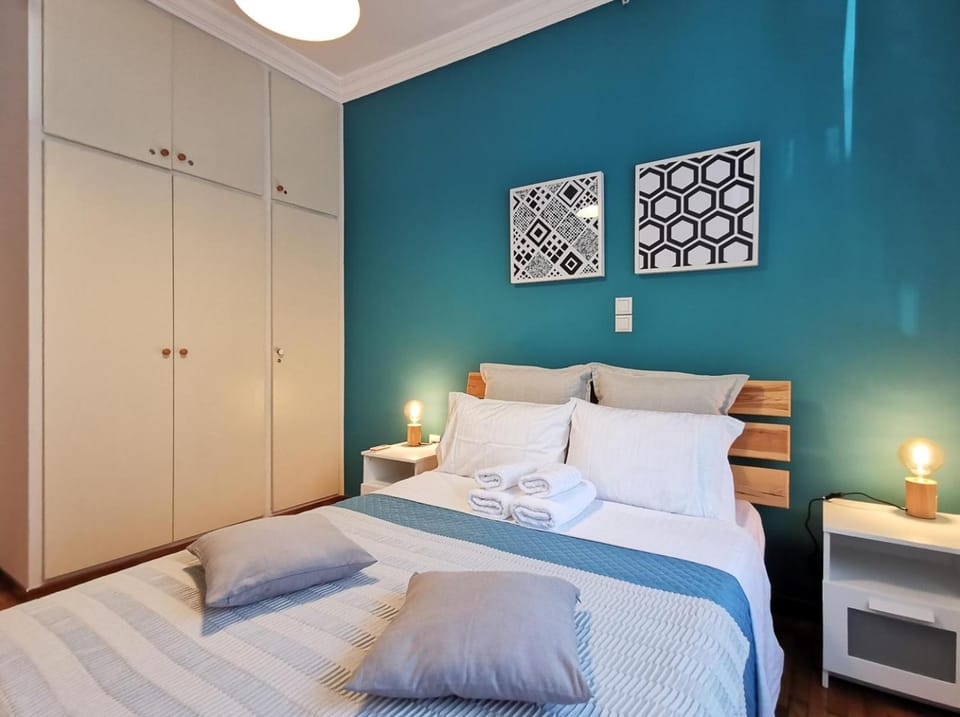 Hidden Gem next to Acropolis&metro Apartment in Athens