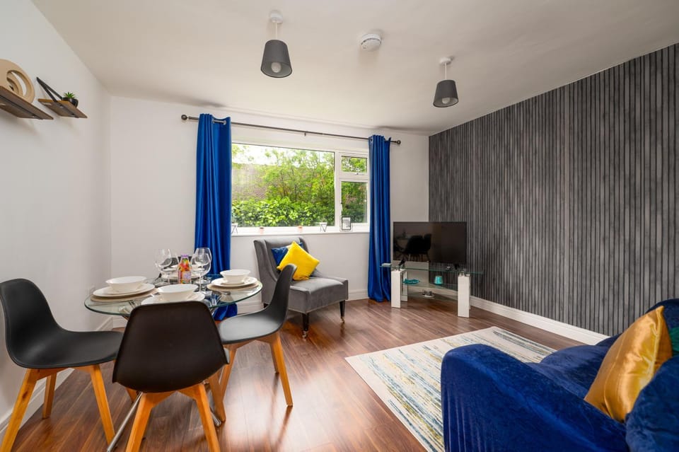 TV and multimedia, Living room, Dining area