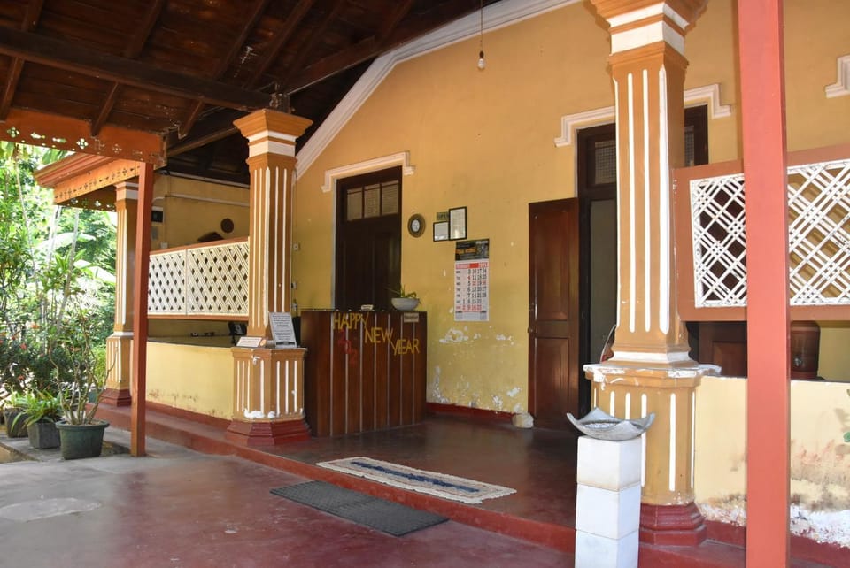 Facade/entrance