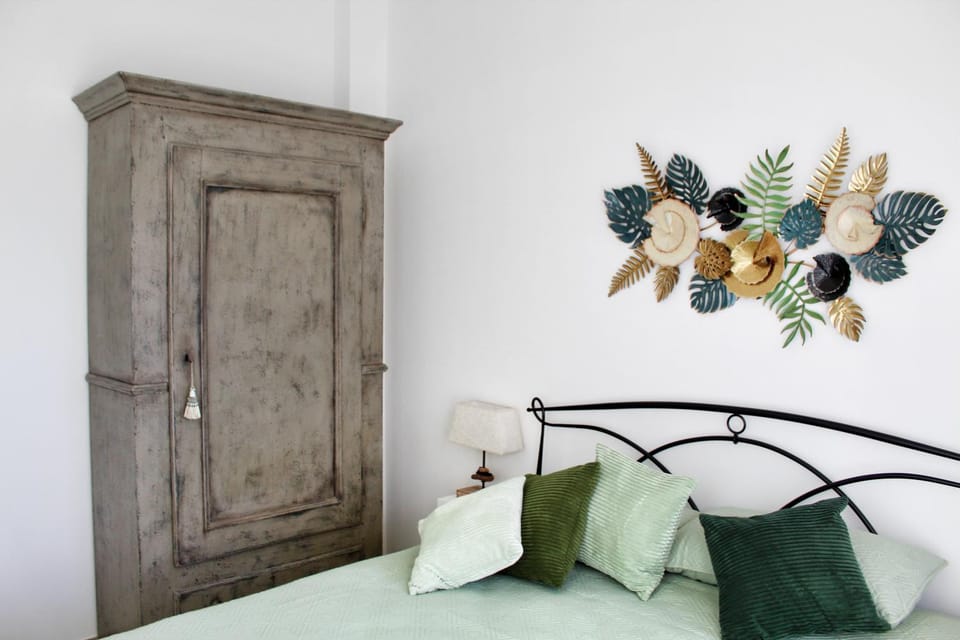 Bedroom, wardrobe