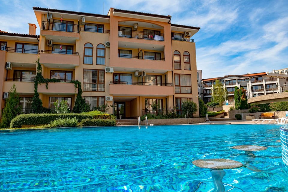 Property building, Swimming pool