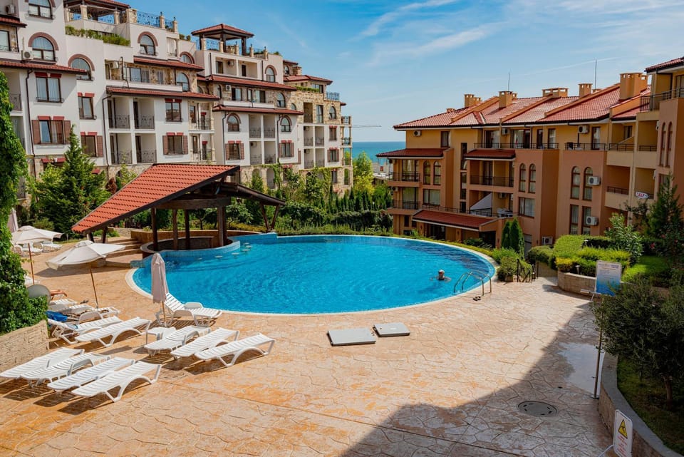 Property building, Swimming pool