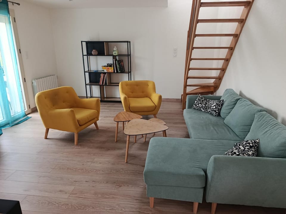 Living room, Seating area