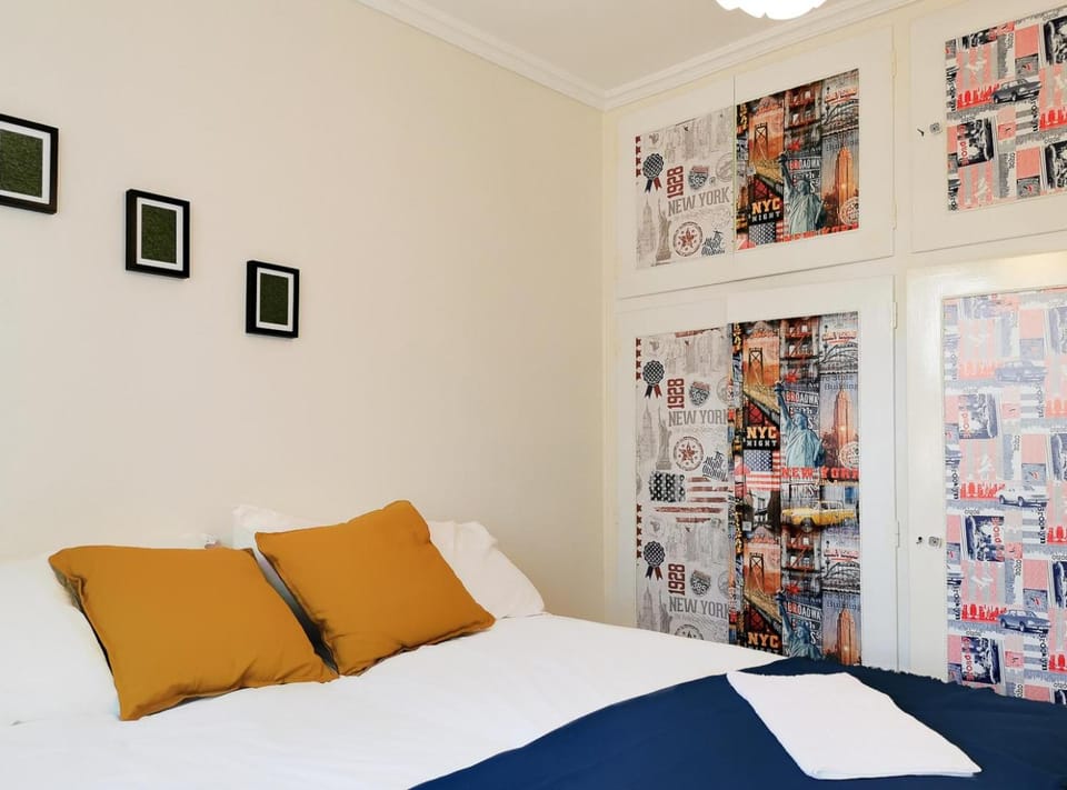 Charming 2BD apt next to metro station Apartment in Athens