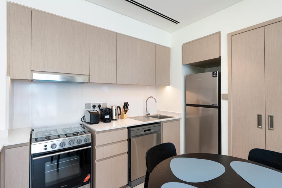 Coffee/tea facilities, Kitchen or kitchenette, dishwasher, oven, stove, toaster