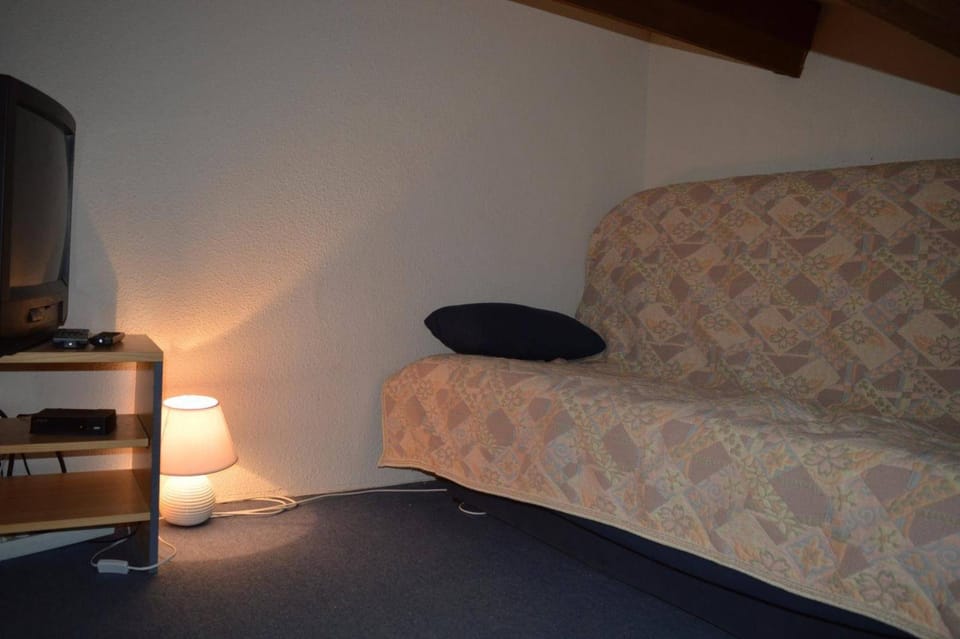 Communal lounge/ TV room, TV and multimedia, Living room, Seating area
