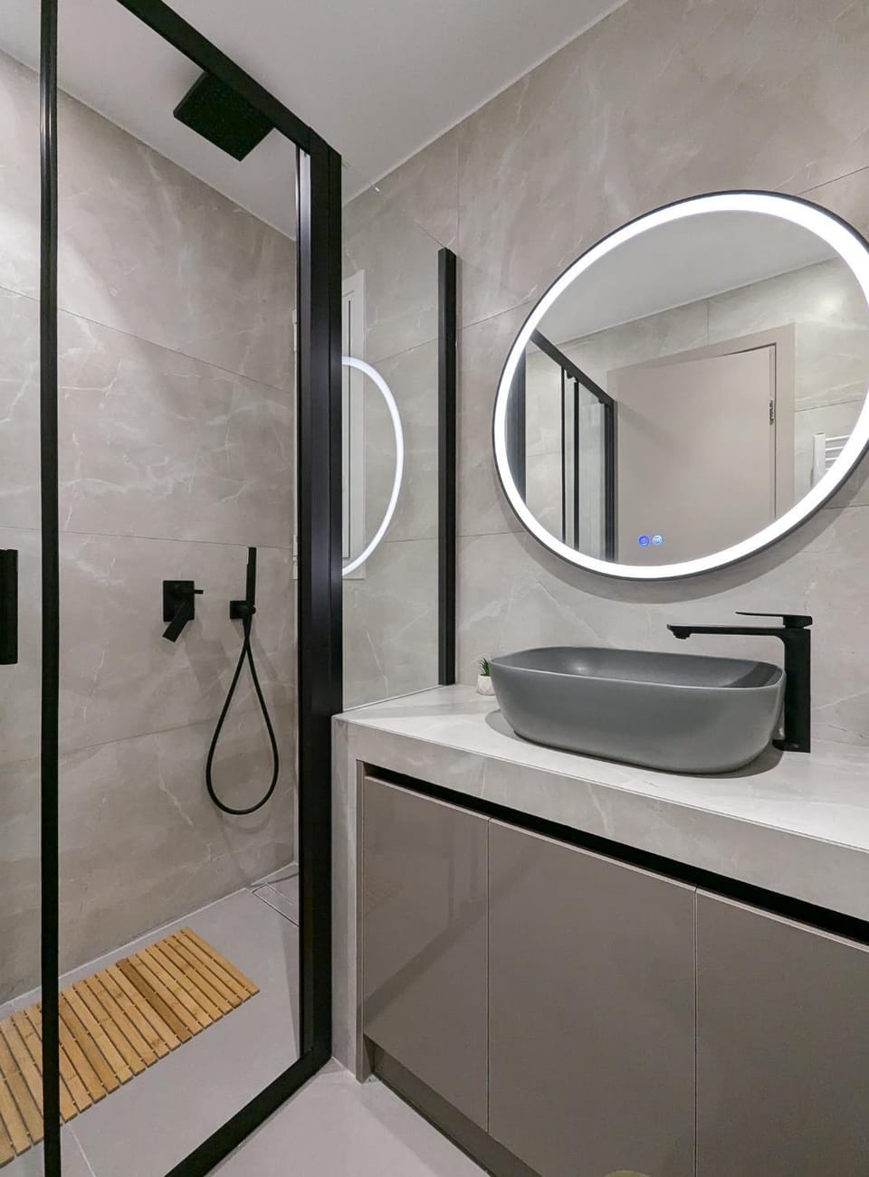 Acropolis view 3BD penthouse next to tram and port Apartment in Pireas