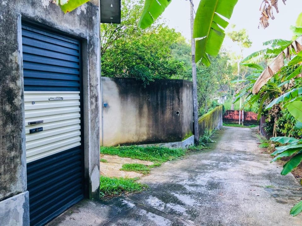 Ruvini Villa Apartment in Hikkaduwa