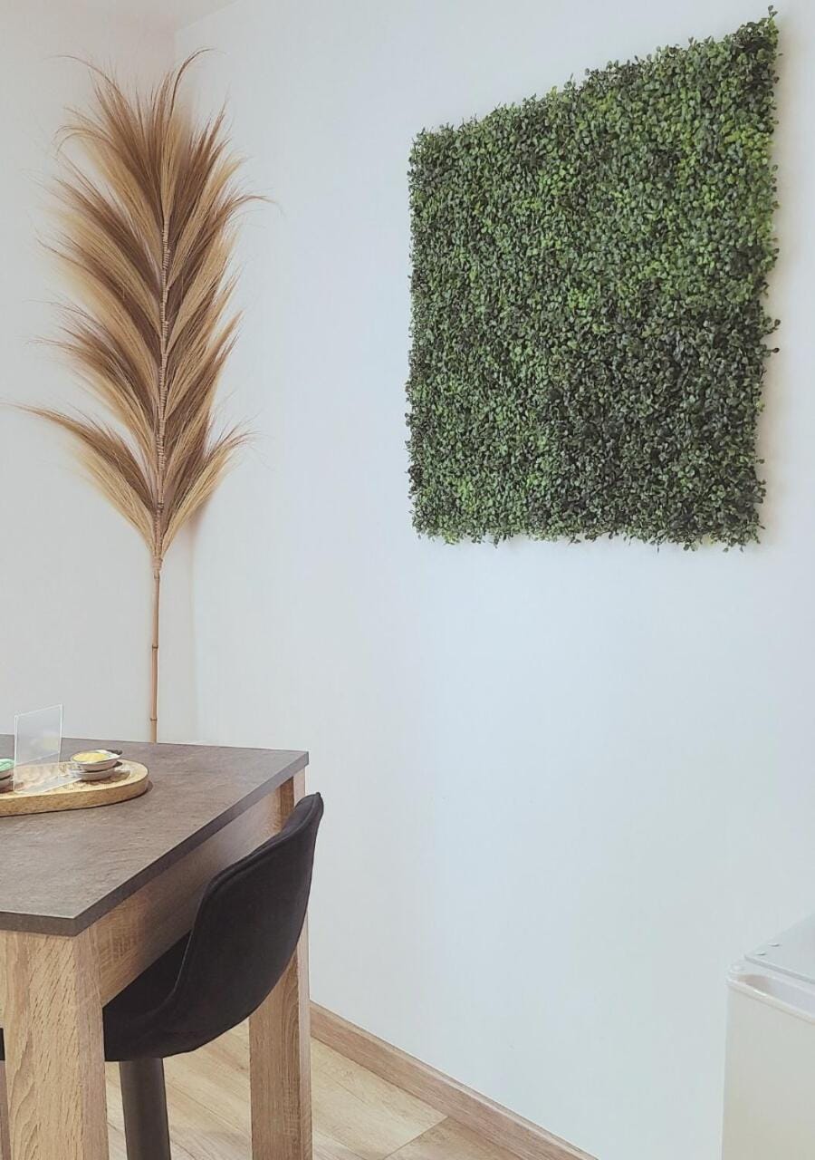 Decorative detail, Seating area, Dining area