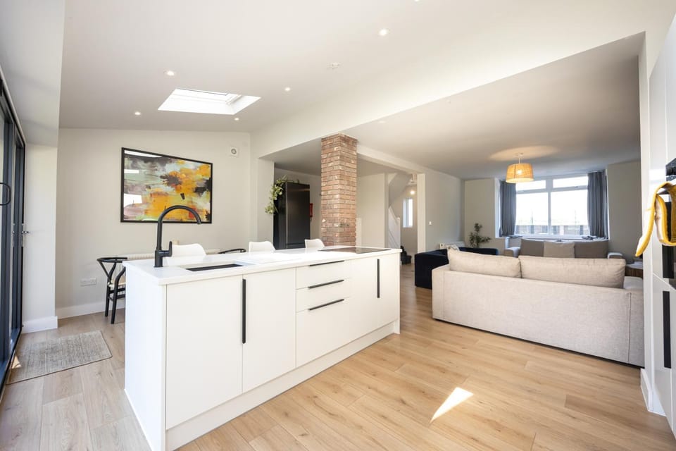 Stylish Modern home near Mcr Centre CoOp & Etihad House in Manchester