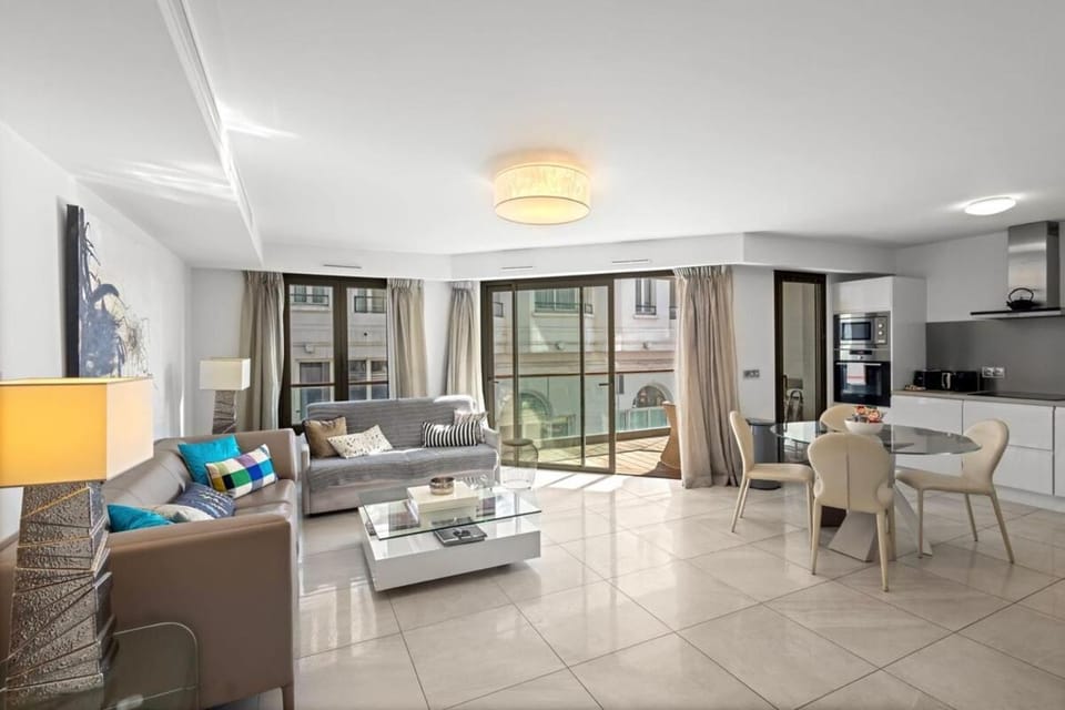 Cannes Croisette 2 bedrooms - 7C3 Apartment in Cannes