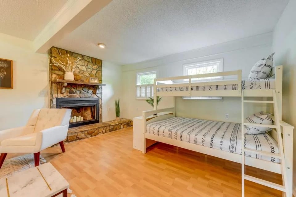 Bed, bunk bed