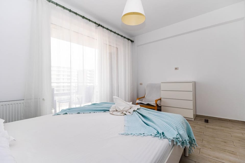 Bed, Decorative detail, Bedroom, furniture