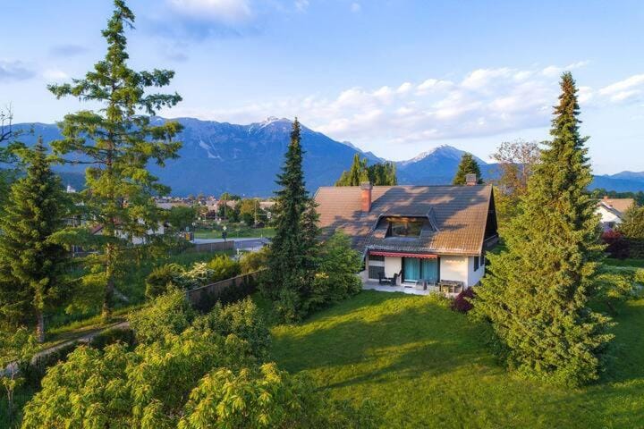 Property building, Nearby landmark, Spring, Natural landscape, Mountain view