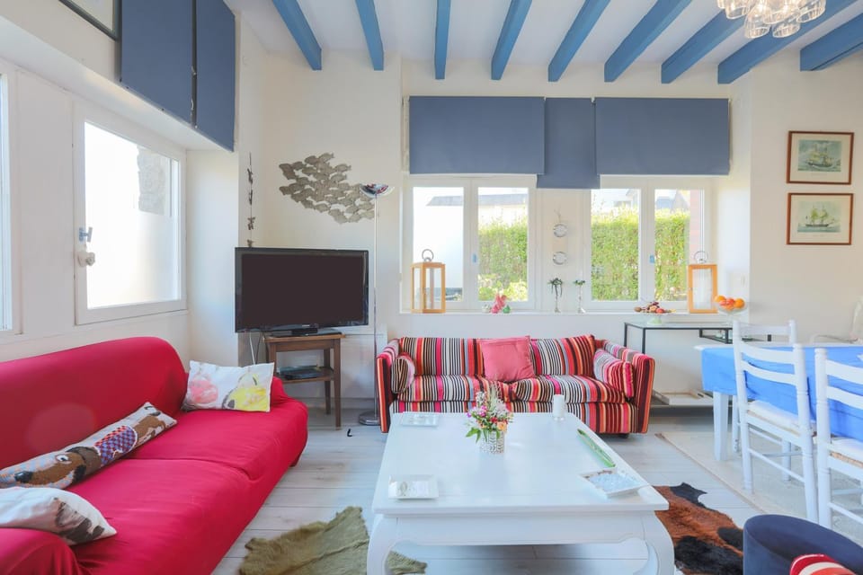 Property building, Living room