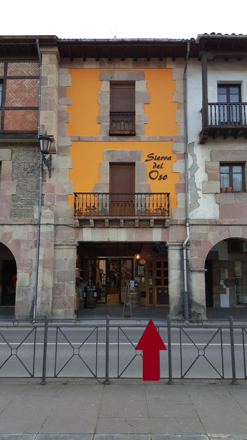 Facade/entrance