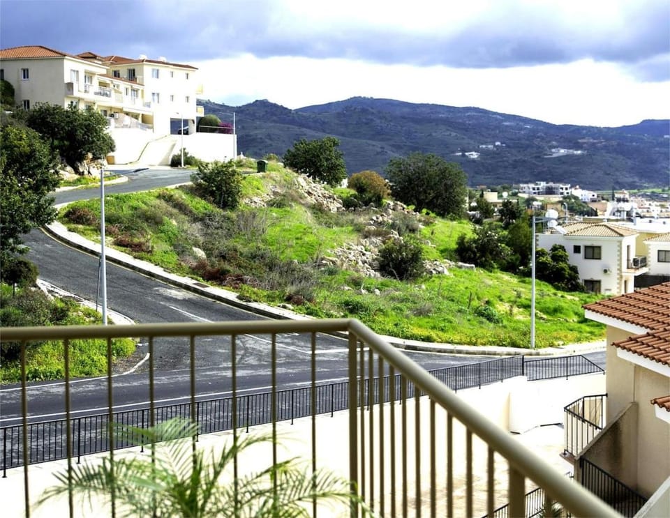 Property building, Day, Natural landscape, View (from property/room), Balcony/Terrace, Mountain view, Street view