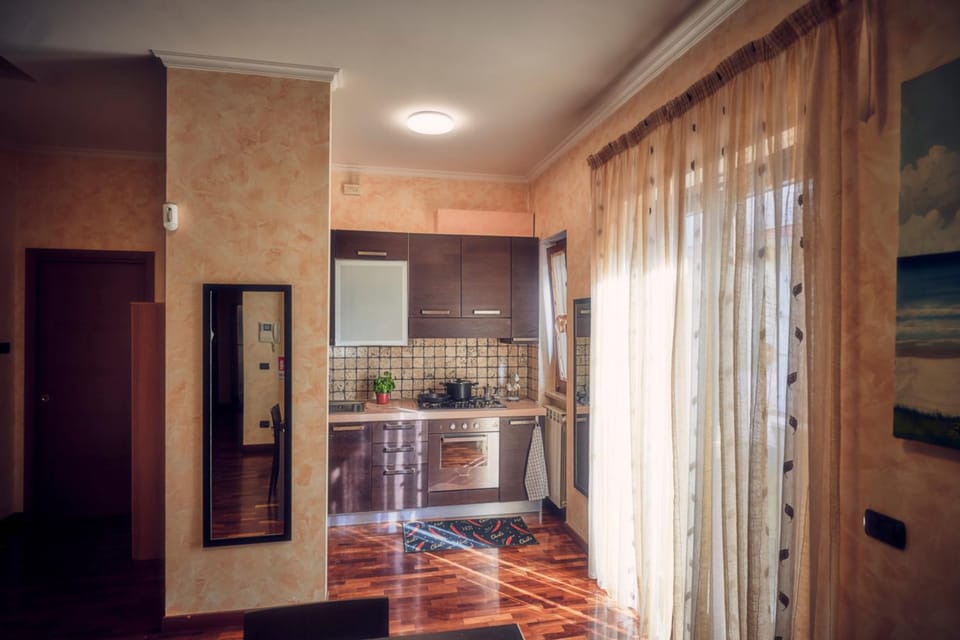 Travelershome Ciampino 212 Central Station Guest House Bed and Breakfast in Rome