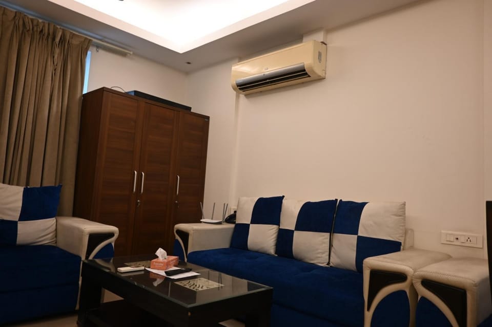 Living room, Seating area, air conditioner
