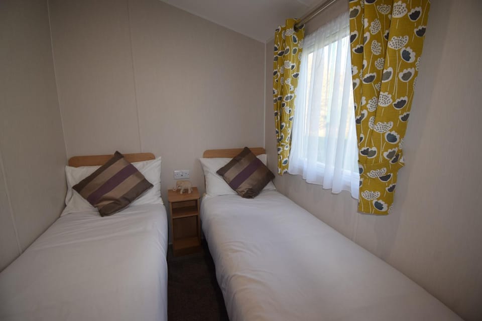 25 Poplars Way Walton on Naze Campground/ 
RV Resort in Tendring District