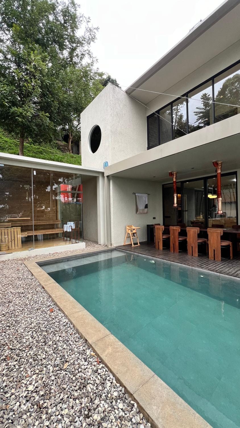 Swimming pool