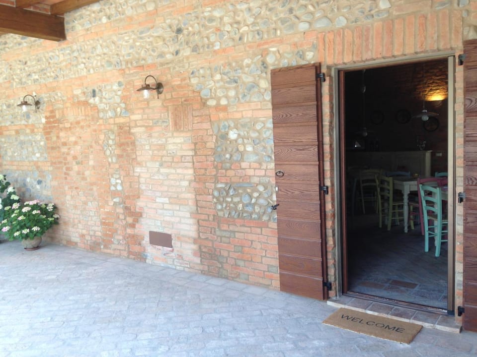 Facade/entrance, Day