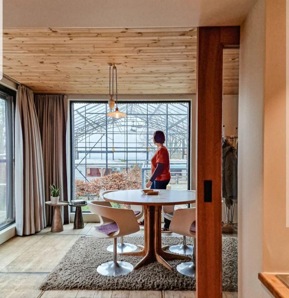 Seating area, Dining area