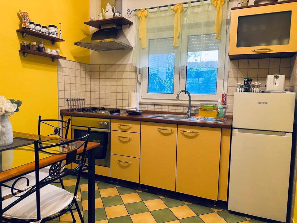 Apartments - Rooms VESNA Bed and Breakfast in Šibenik-Knin County, Croatia
