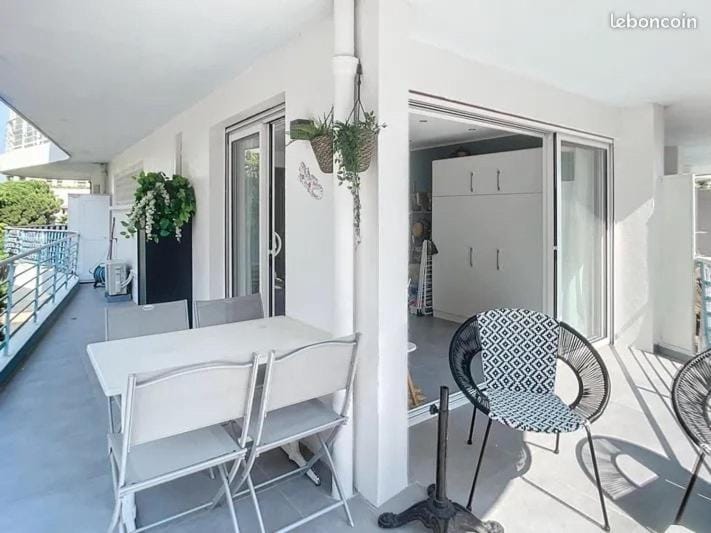 View (from property/room), Balcony/Terrace, Dining area