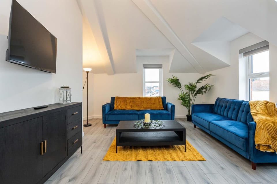 Communal lounge/ TV room, TV and multimedia, Living room, Seating area, Evening entertainment, internet, internet, internet
