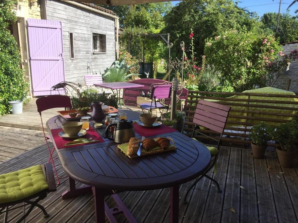 Patio, Dining area