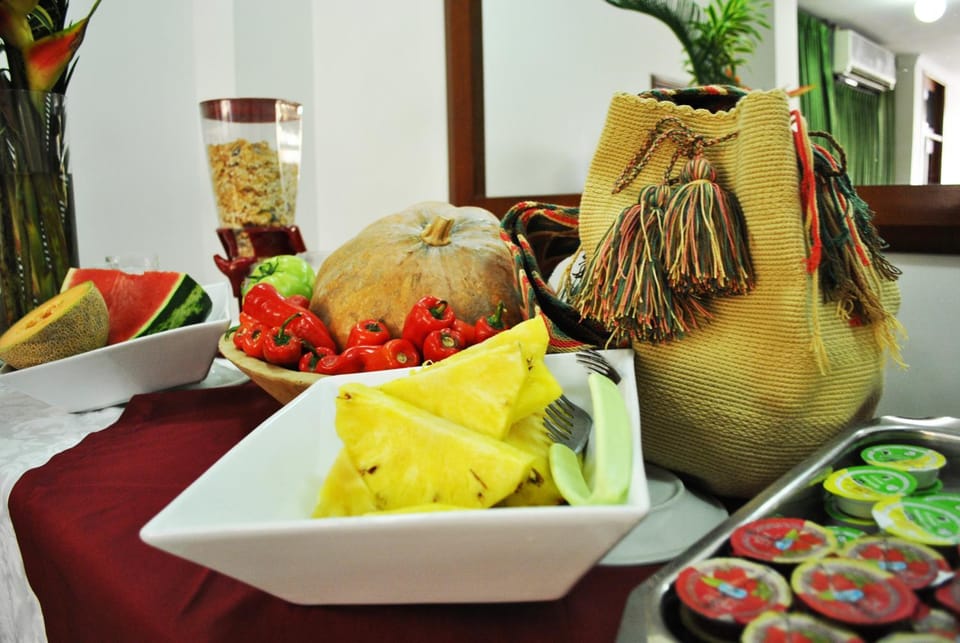 Restaurant/places to eat, Buffet breakfast