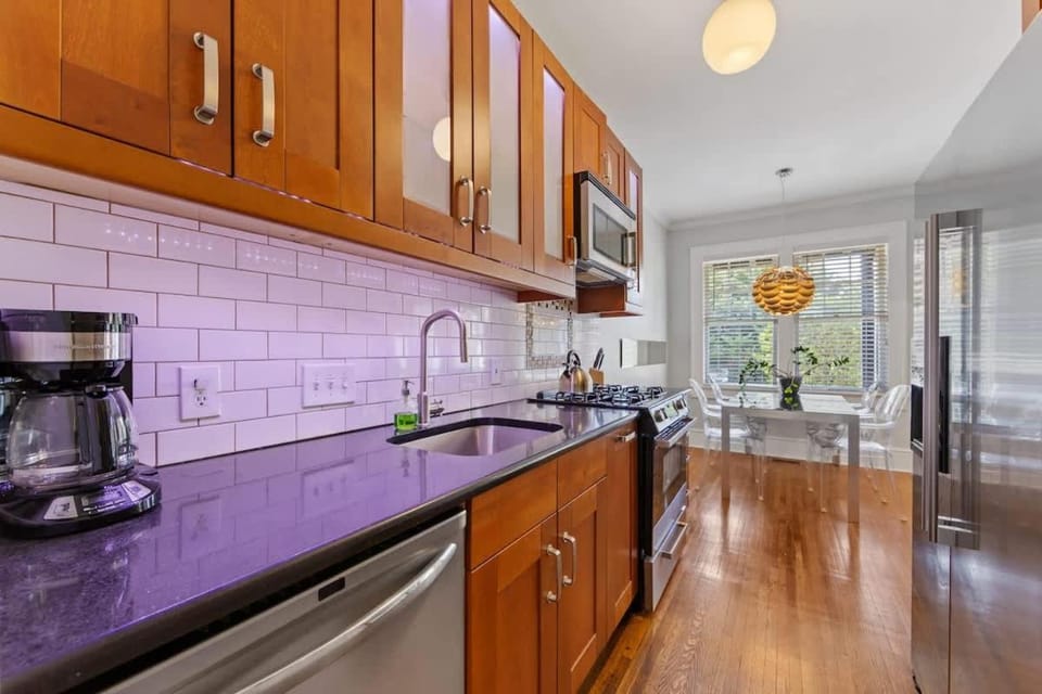 Stylish Myers Park 2 br with Screened Porch House in Charlotte
