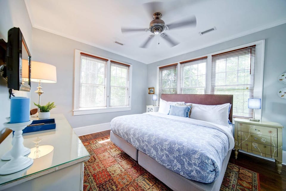 Contemporary gem in the Heart of Myers Park House in Charlotte