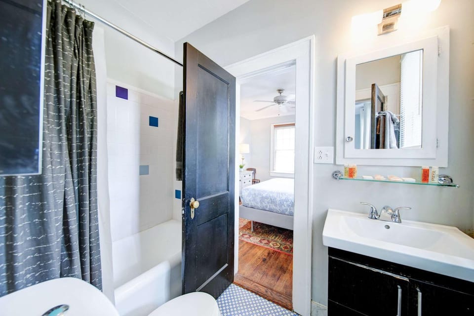 Contemporary gem in the Heart of Myers Park House in Charlotte