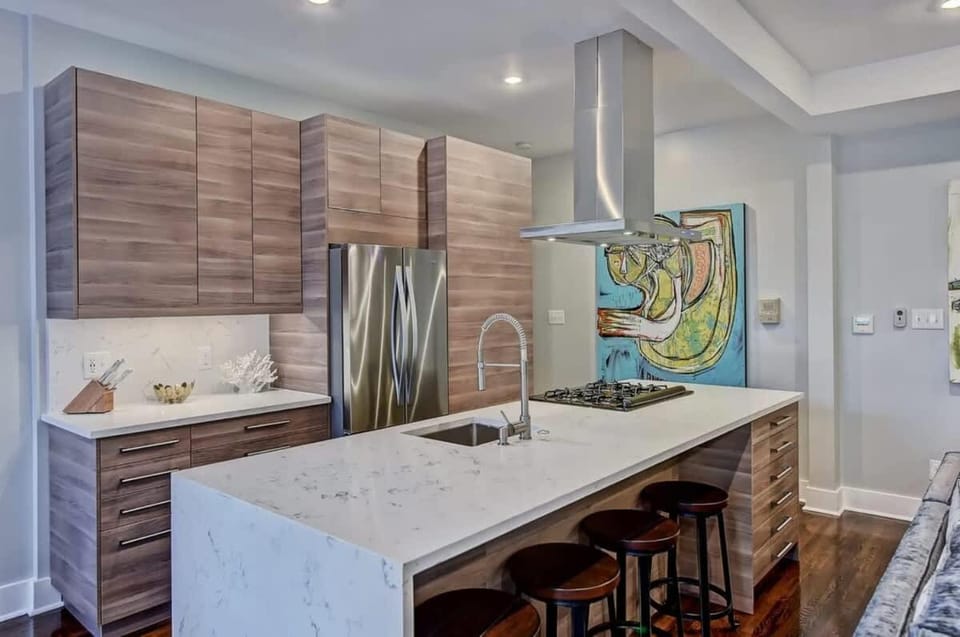 Modern 2BR Condo with Sunroom near Uptown House in Charlotte