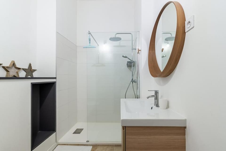 Le 37 - Hypercenter & Modern Apartment in Dijon