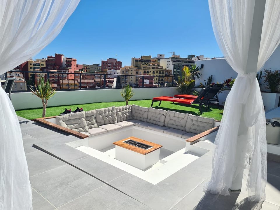 Day, View (from property/room), Balcony/Terrace, Seating area, Dining area, sunbed