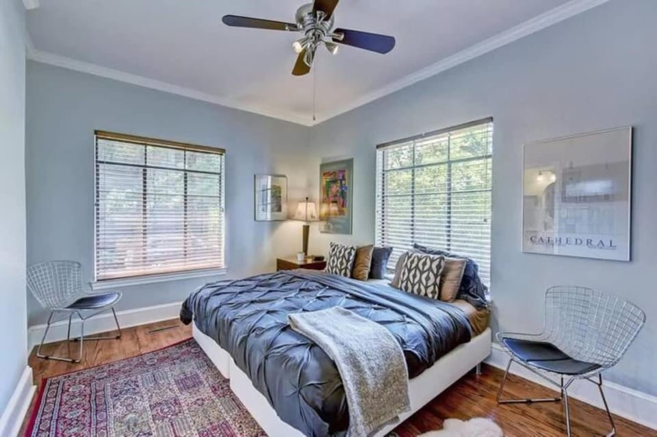 Elegant 2BR with Covered Patio House in Charlotte