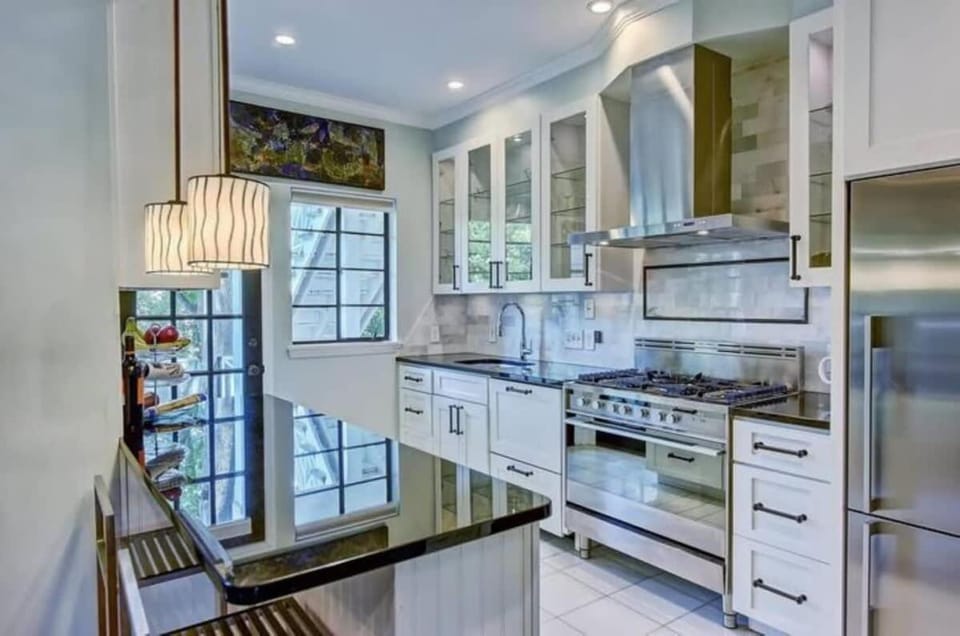 Elegant 2BR with Covered Patio House in Charlotte