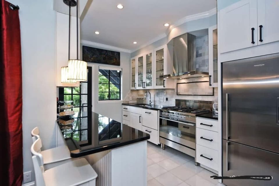 Beautifully Furnished Modern 2BR with Balcony House in Charlotte