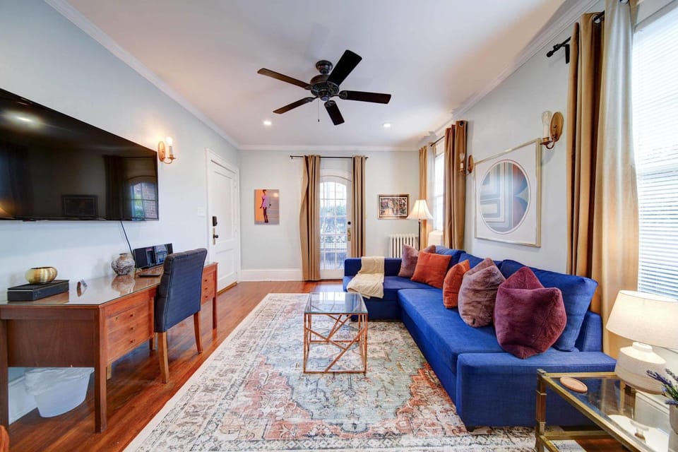 Elegant and Colorful 1BR with Covered Porch House in Charlotte