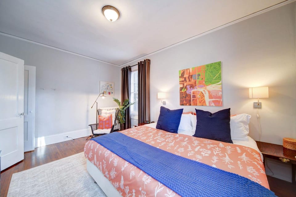 Elegant and Colorful 1BR with Covered Porch House in Charlotte