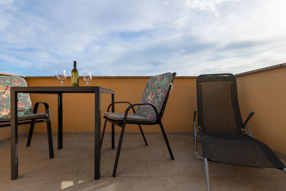 Cozy Studio-Apartment nur 550 Meter zum Sandstrand Apartment in Premantura