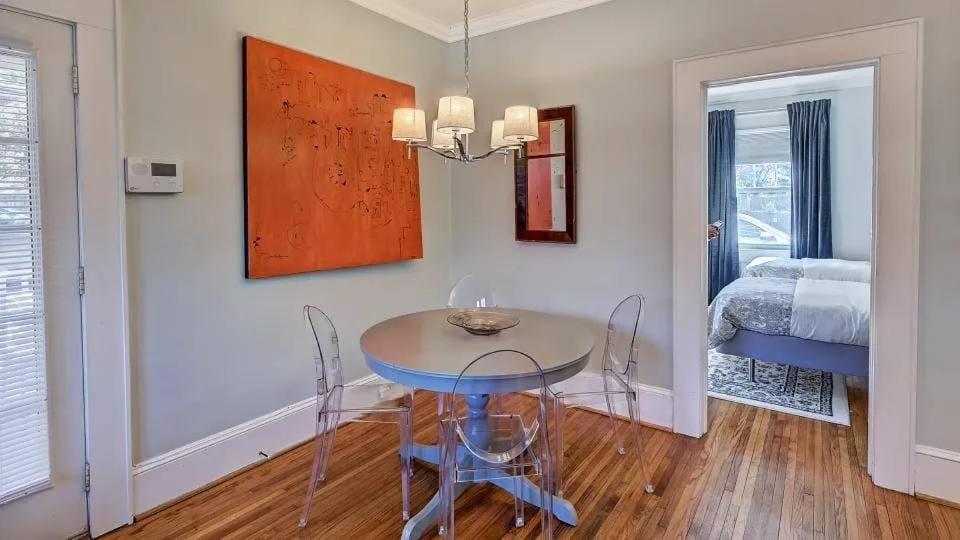 Chic Comfortable 2BR with Porch near Dilworth House in Charlotte