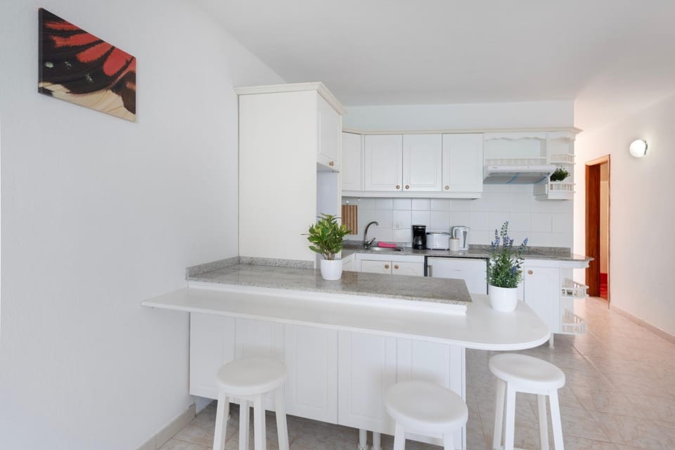 Property building, Kitchen or kitchenette, Living room