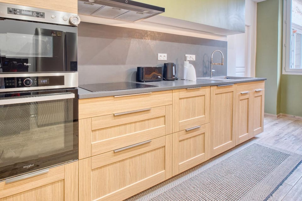 Kitchen or kitchenette, Living room