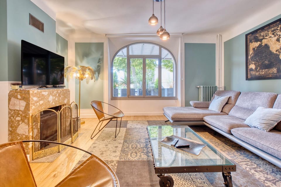 Property building, Living room
