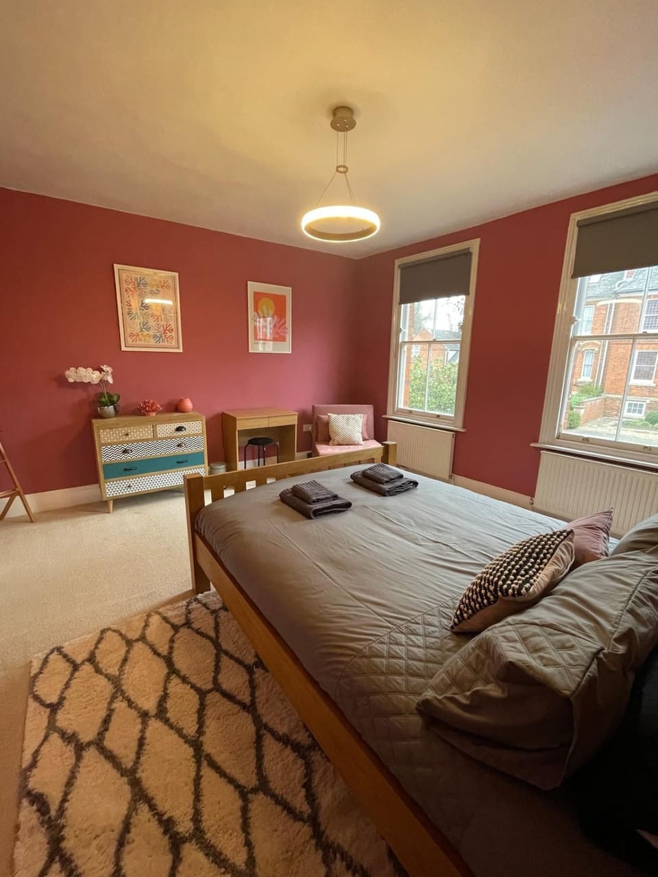 Bed, Photo of the whole room, Bedroom, towels